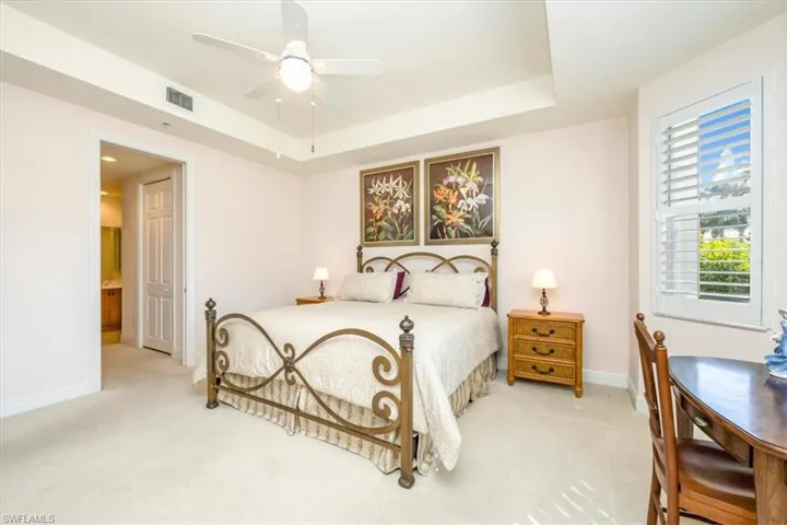 4700  Yacht Harbor  DR, Naples, FL 34112