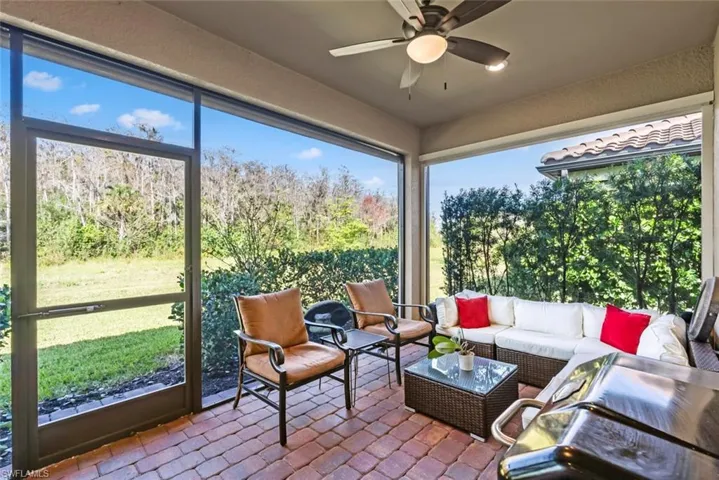 Enclosed lanai