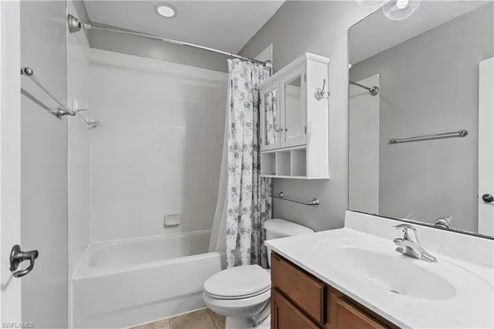 Guest Full Bathroom