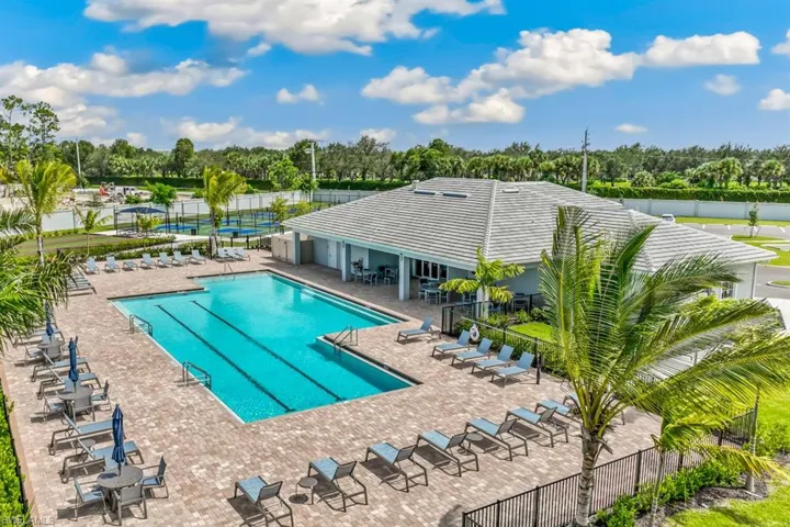 400  Grace Bay  LN, Naples, FL 34114