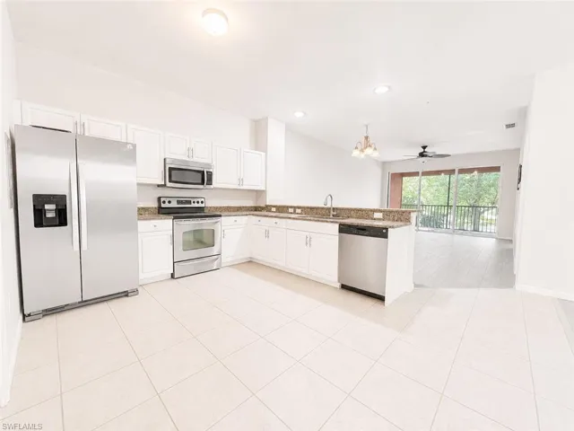 10020 Heather Ln 9-904, Naples, Florida 34119