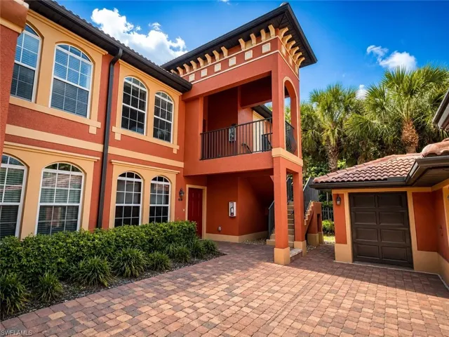 10020 Heather Ln 9-904, Naples, Florida 34119