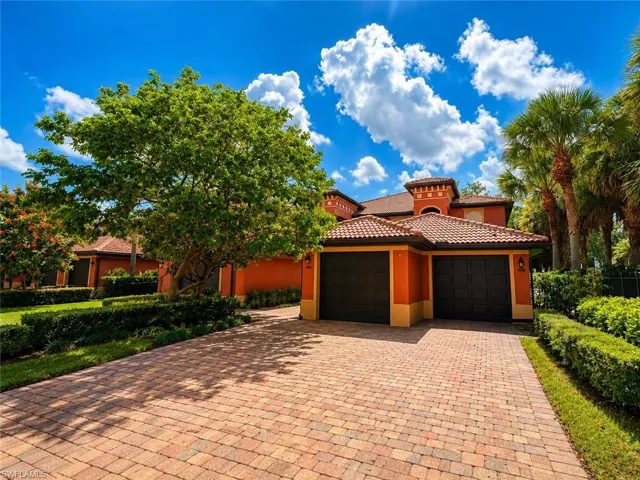 10020 Heather Ln 9-904, Naples, Florida 34119