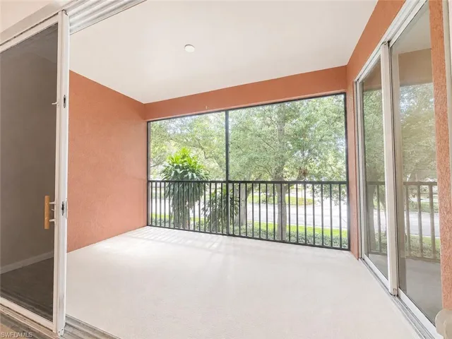 10020 Heather Ln 9-904, Naples, Florida 34119