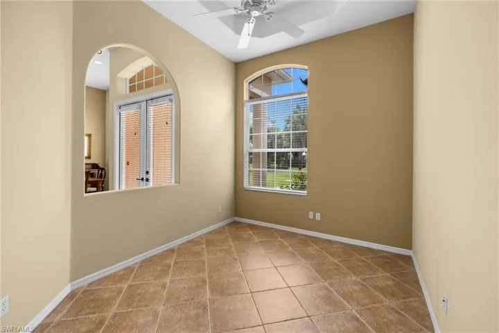 385 13th St Sw, Naples, Florida 34117