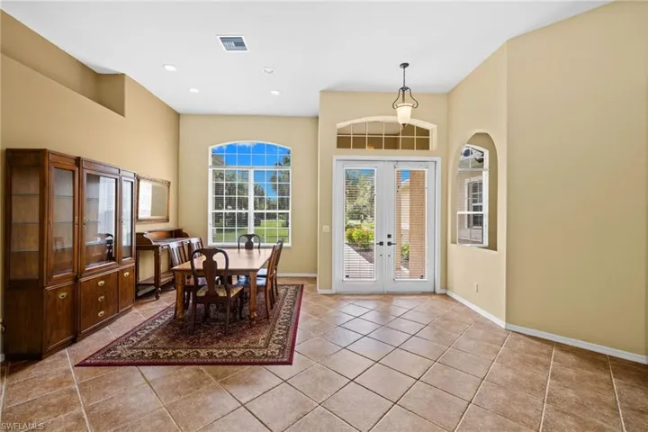 385 13th St Sw, Naples, Florida 34117