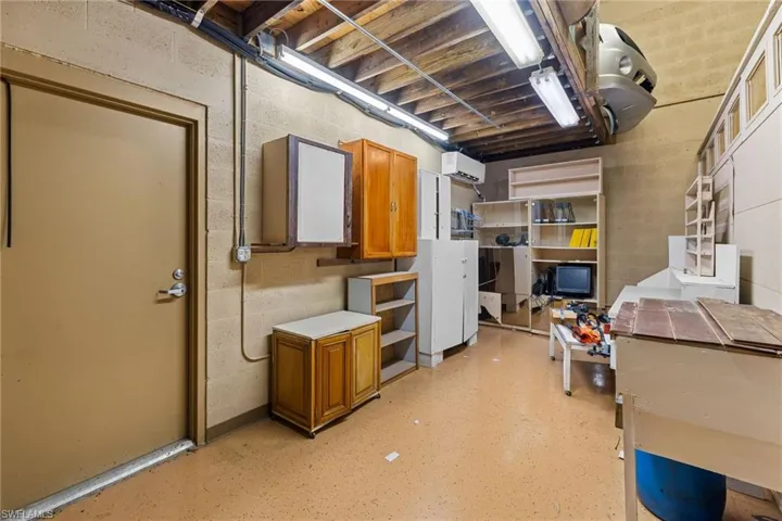 Temp Controlled Workshop Garage