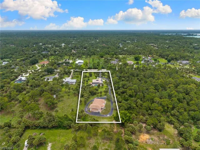 385 13th St Sw, Naples, Florida 34117