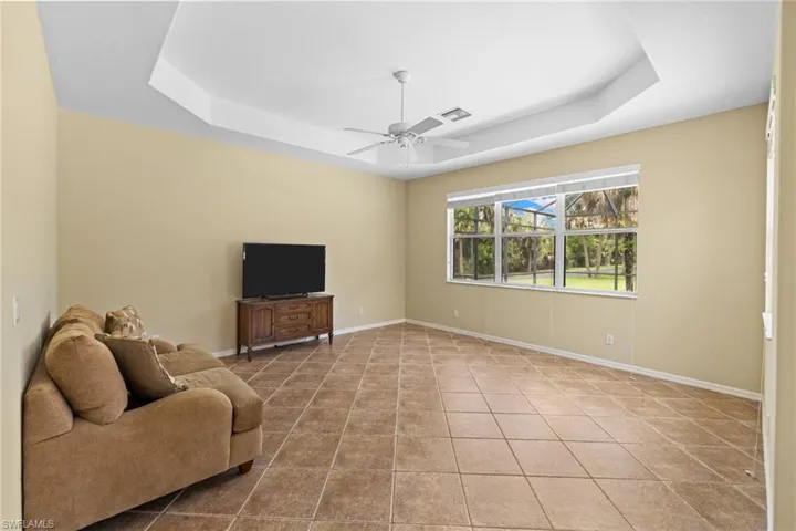 385 13th St Sw, Naples, Florida 34117