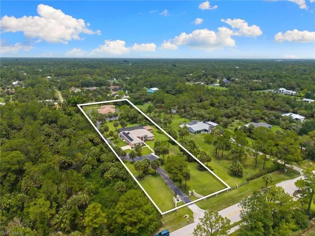 385 13th St Sw, Naples, Florida 34117