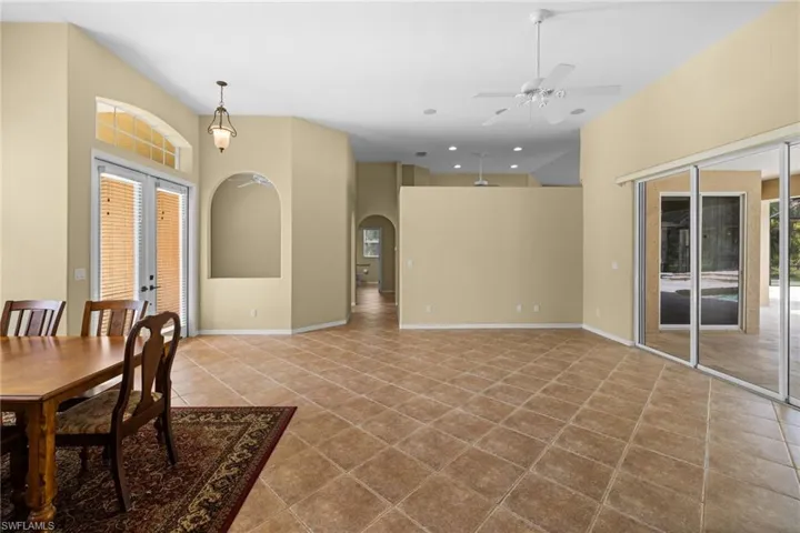 385 13th St Sw, Naples, Florida 34117