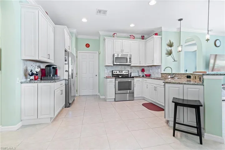 10700  Cetrella  DR, Fort Myers, FL 33913