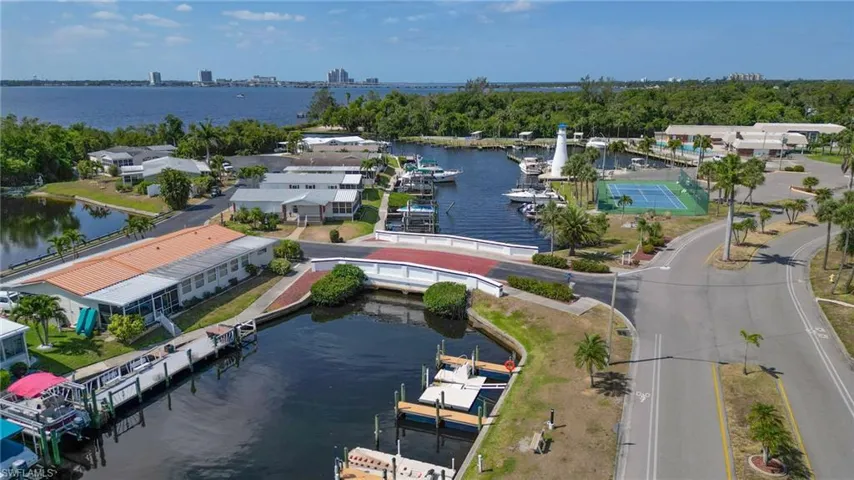 14508 Plymouth Bend, North Fort Myers, Florida 33917