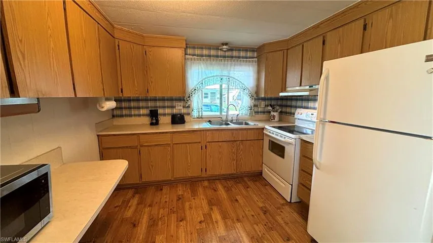 583  Daisy  DR, North Fort Myers, FL 33917