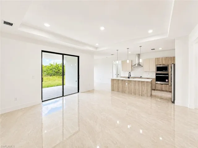 8022 Sunrise Cir, Labelle, Florida 33935