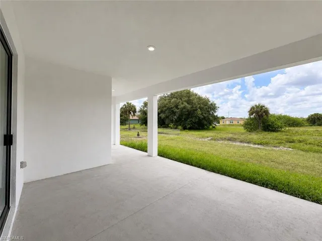 8022 Sunrise Cir, Labelle, Florida 33935