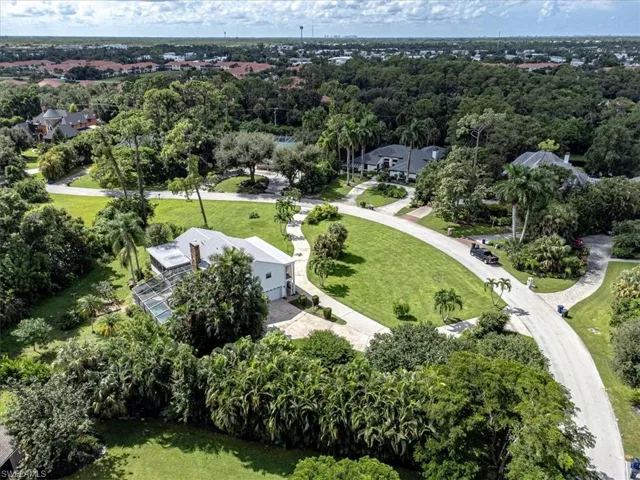Birds eye view of property