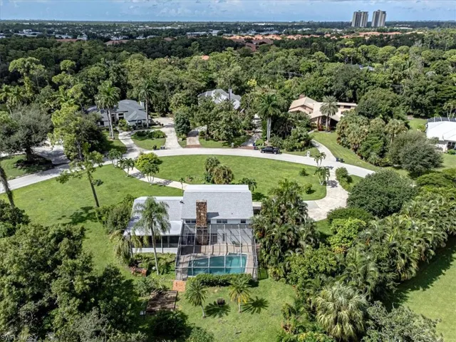 Birds eye view of property