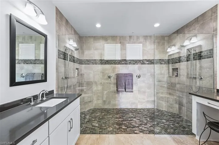 21530  Strada Nuova  CIR, Estero, FL 33928
