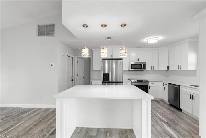 2704 Sw Santa Barbara Pl, Cape Coral Fl 33914
