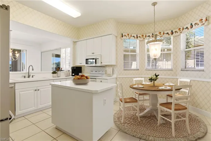 566 Vintage Reserve Ln #21-d, Naples, Florida 34119