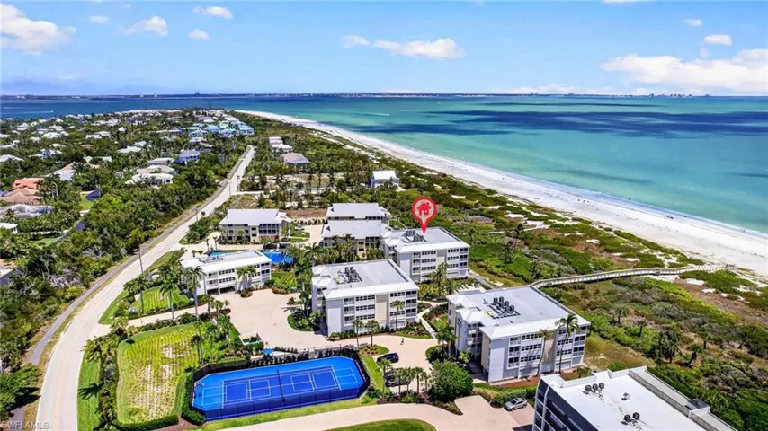 This property is a beach-side residence with direct access to the white sand beach and the turquoise waters