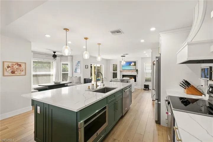 3745 Weymouth Cir, Naples, Florida 34112