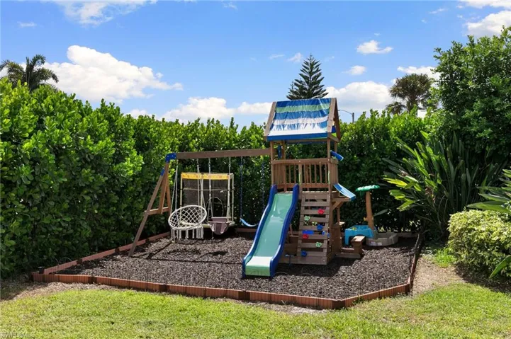 3745 Weymouth Cir, Naples, Florida 34112