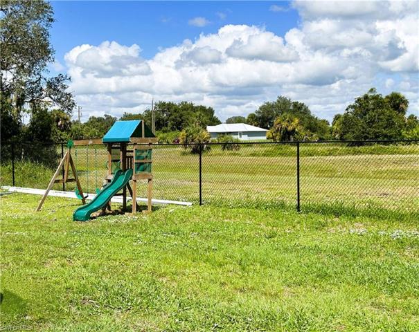 Huge fenced space for entertaining family and friends