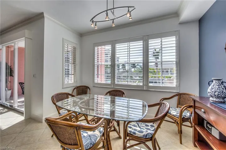 Convenient Dining Area!