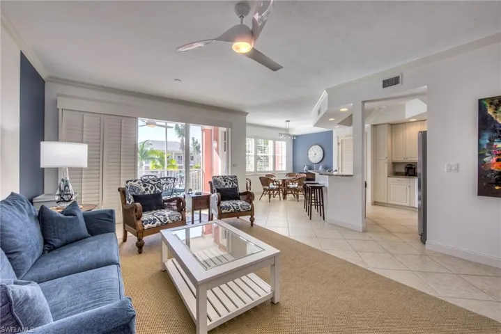 Room for Dining and Lounge Chairs!