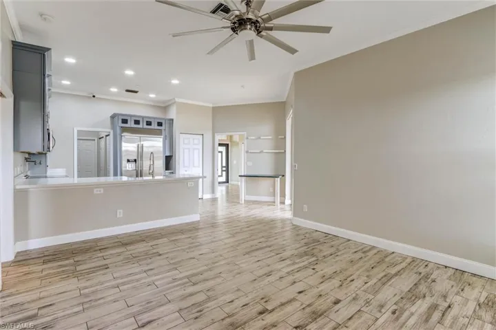 32 Wilmington Pkwy, Cape Coral, Florida 33993