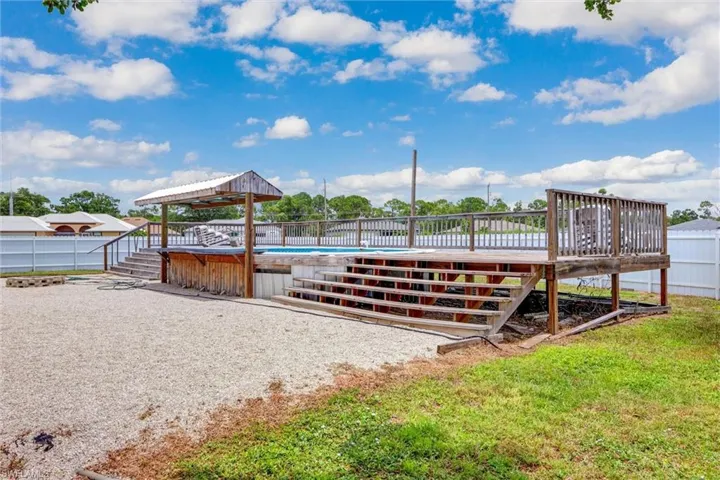 32 Wilmington Pkwy, Cape Coral, Florida 33993