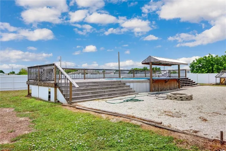 32 Wilmington Pkwy, Cape Coral, Florida 33993