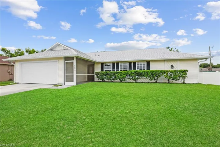 So well kept with curb appeal that pops