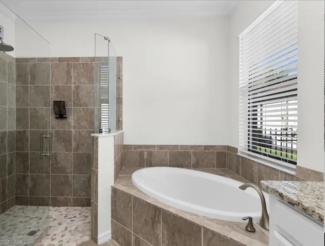 9357 Glenforest Dr, Naples, Florida 34120