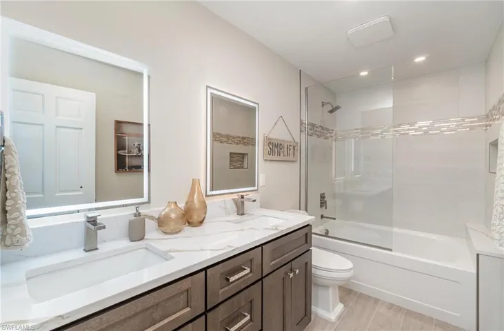 15933  Gleneagle  CT, Fort Myers, FL 33908