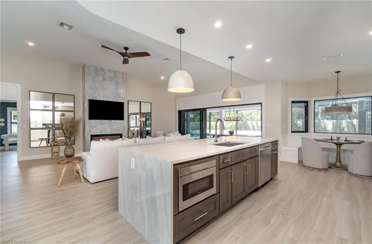 15933  Gleneagle  CT, Fort Myers, FL 33908