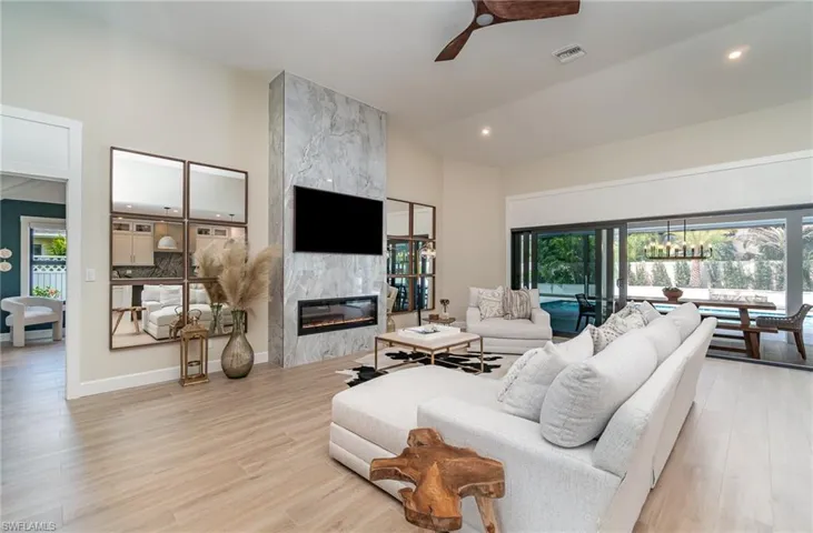 15933  Gleneagle  CT, Fort Myers, FL 33908