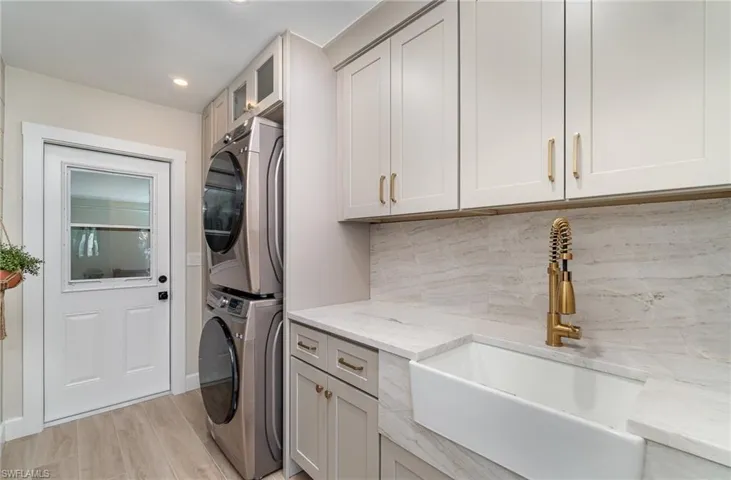 15933  Gleneagle  CT, Fort Myers, FL 33908