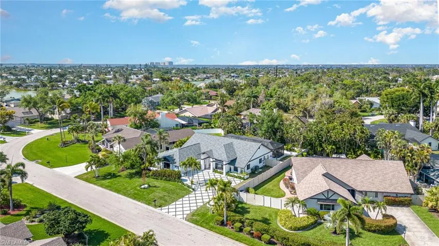 15933  Gleneagle  CT, Fort Myers, FL 33908