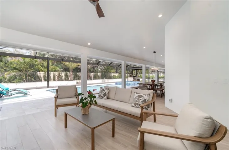 15933  Gleneagle  CT, Fort Myers, FL 33908
