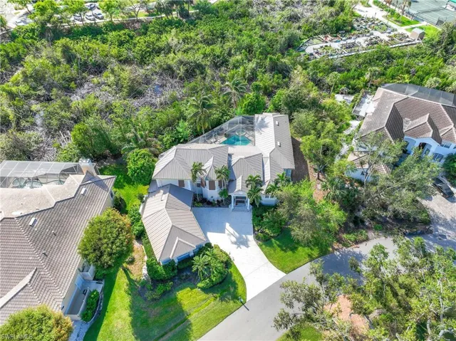 Birds eye view of property