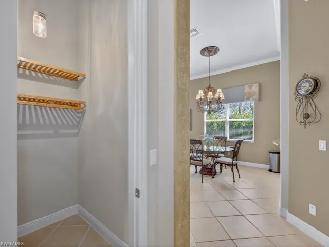 5757  Mango  CIR, Naples, FL 34110