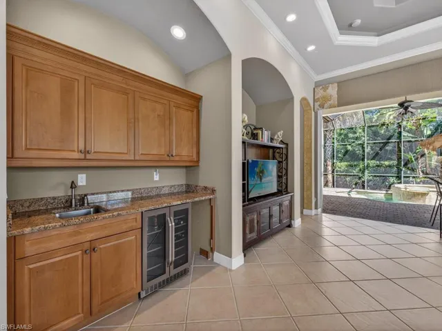 5757  Mango  CIR, Naples, FL 34110