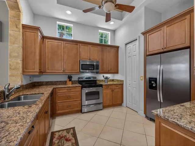 5757  Mango  CIR, Naples, FL 34110