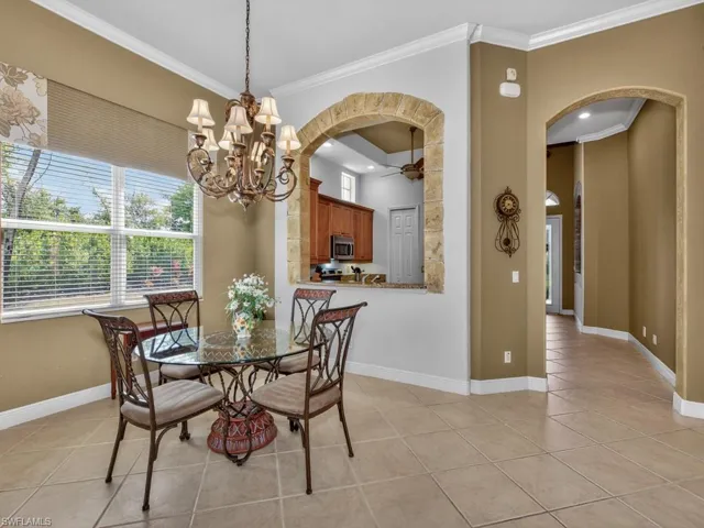 5757  Mango  CIR, Naples, FL 34110