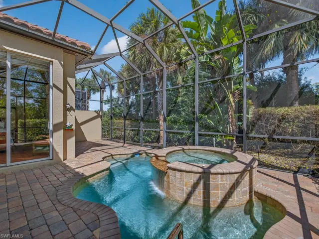 5757  Mango  CIR, Naples, FL 34110