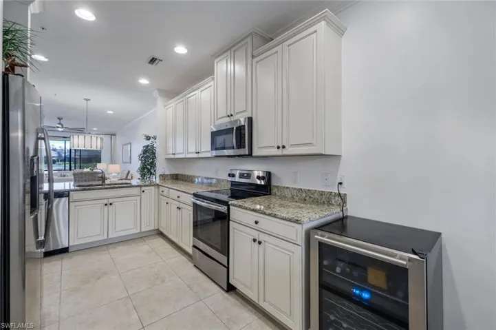 9425 Benvenuto CT # 103, NAPLES FL 34119