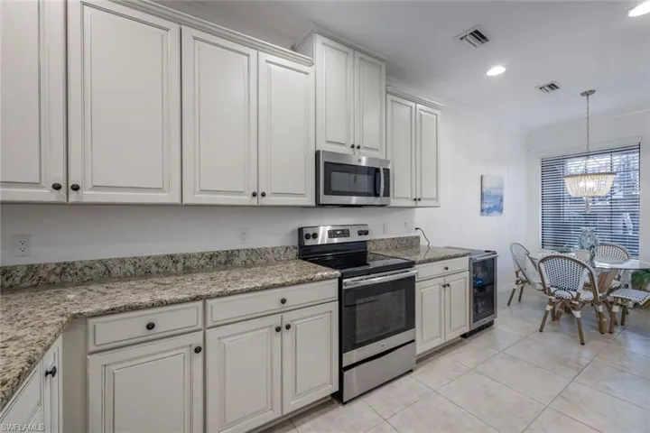 9425 Benvenuto CT # 103, NAPLES FL 34119
